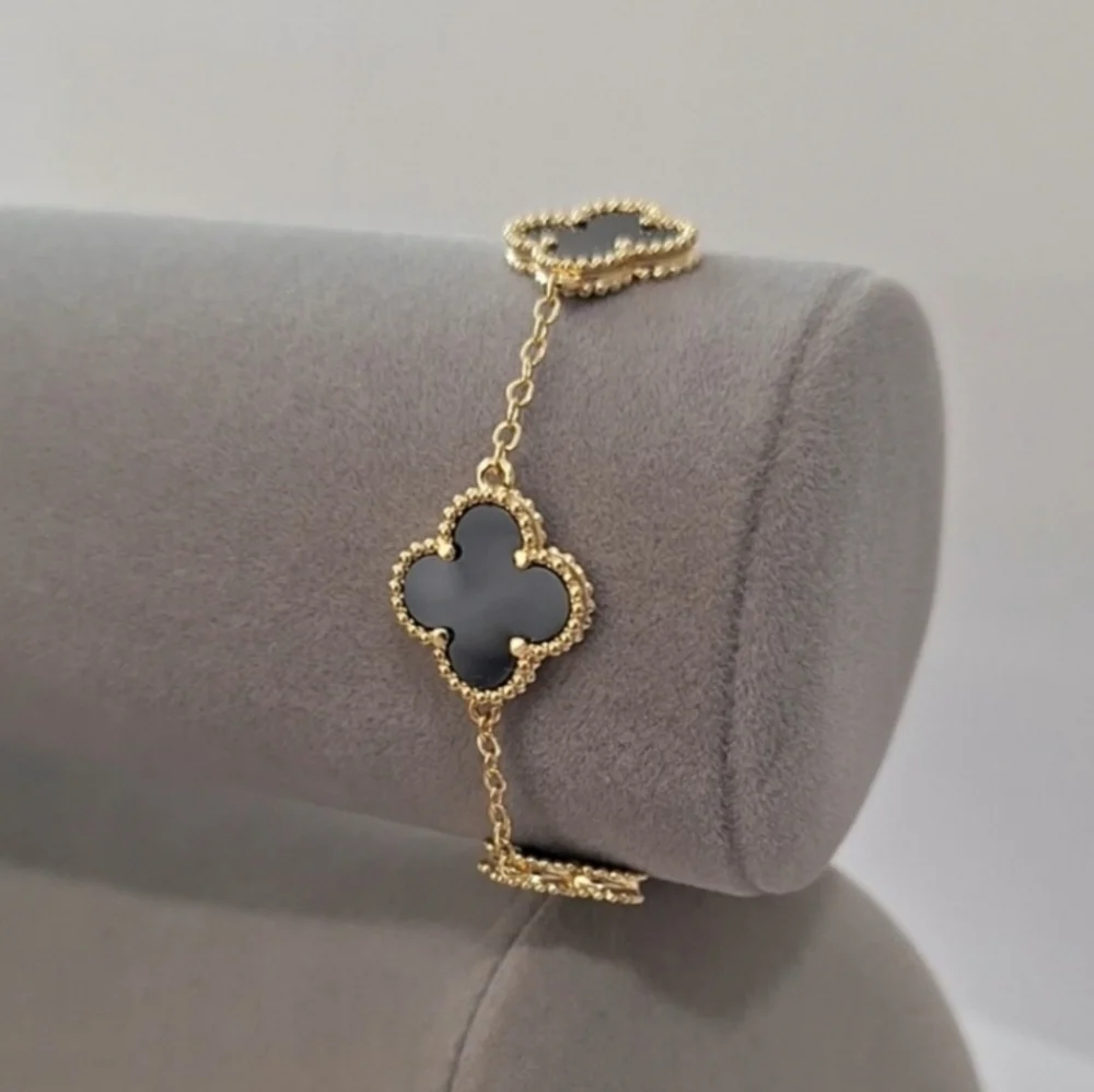 Black Onyx Four Leafs Clover bracelet - Picture 1 of 5